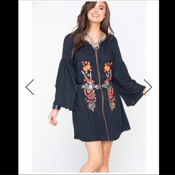 Wrangler Dresses & Skirts - NWT Wrangler Black/ Floral Embroidered Dress